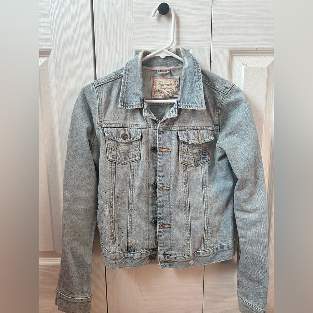 Girl’s light wash denim jacket